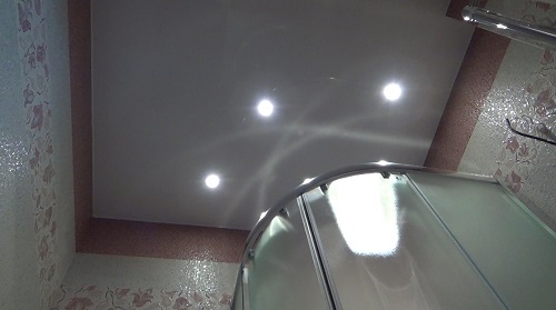 натяжной потолок и светодиодное освещение