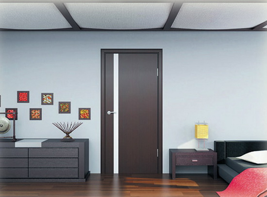Светло-коричневые межкомнатные двери в интерьере мансарды
