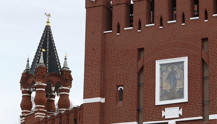 Отреставрированная надвратная икона Спасителя на Спасской башне Московского Кремля. Михаил Джапаридзе/ТАСС