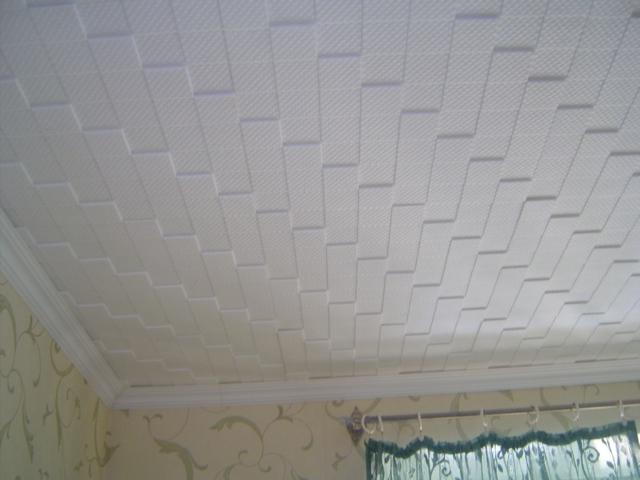 Потолок из плиток пенопласта дизайн фото
