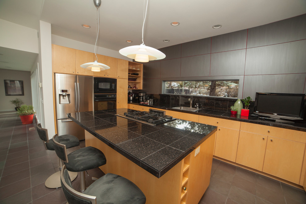 Granite tiles on kitchen island countertop