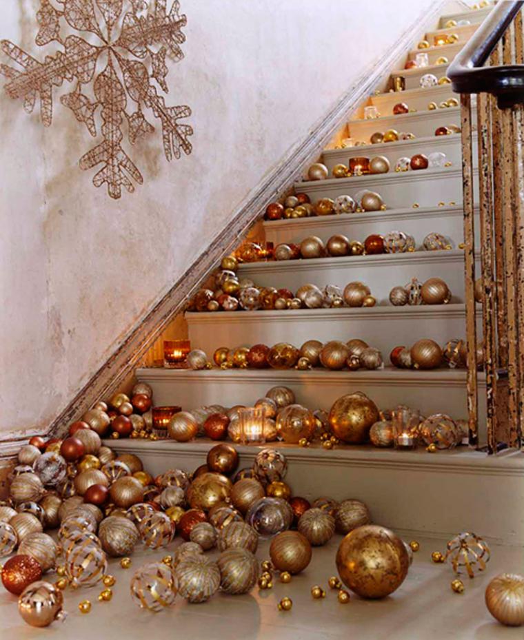 Вверх по ступенькам: новогодний декор лестниц, фото № 3