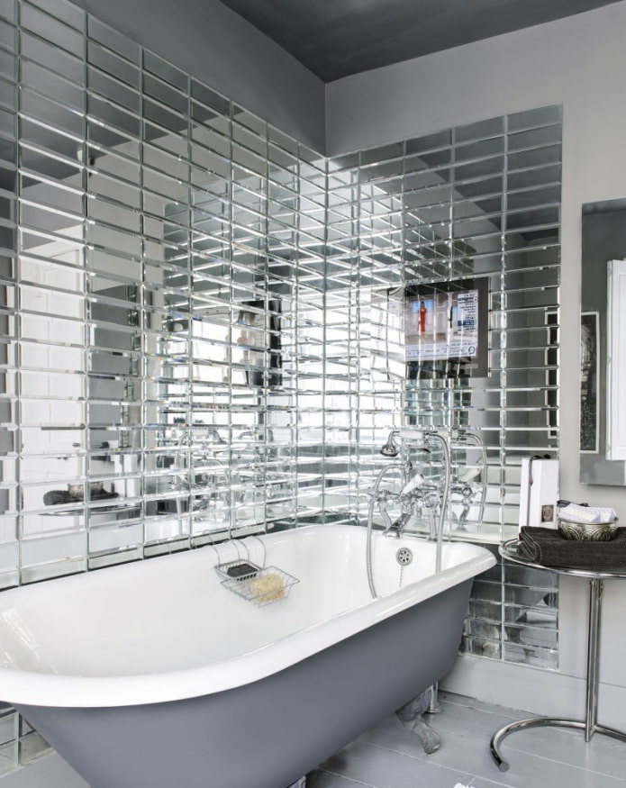 фацетное зеркало в интерьере ванной