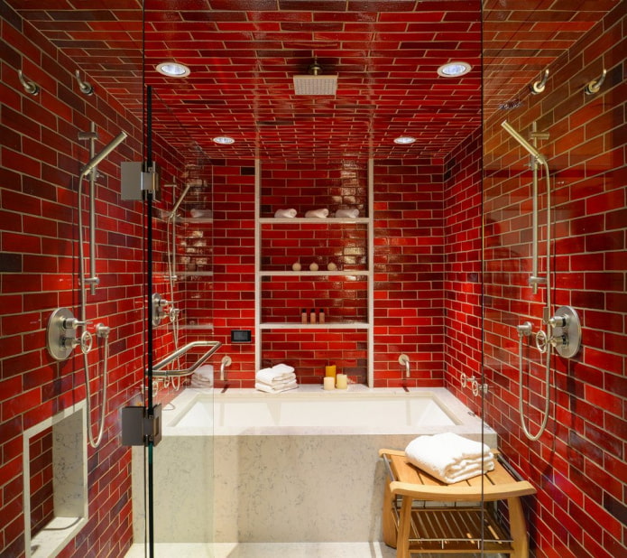 красная плитка в ванной