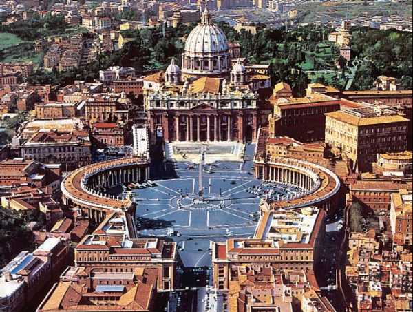 Д. Л. Бернини. Ансамбль площади Св. Петра в Риме. 1656—65 гг.