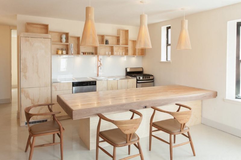 Деревянная мебель в кухне эко-стиля
