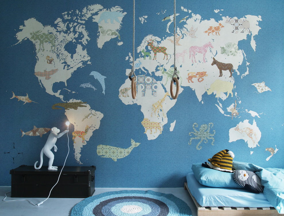 Карта мира на стене детской для мальчика
