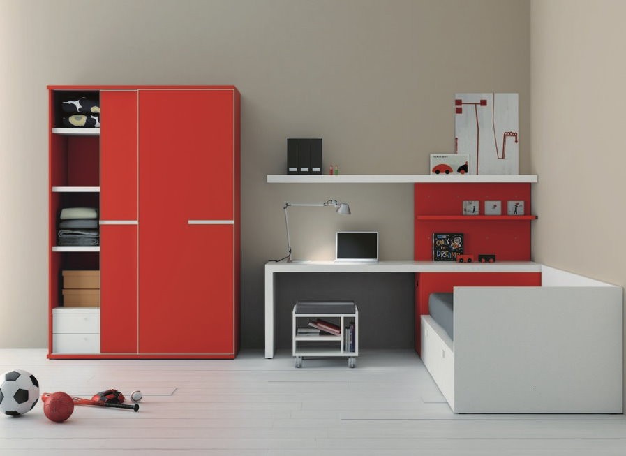 Красный шкаф в комплекте угловой стенки