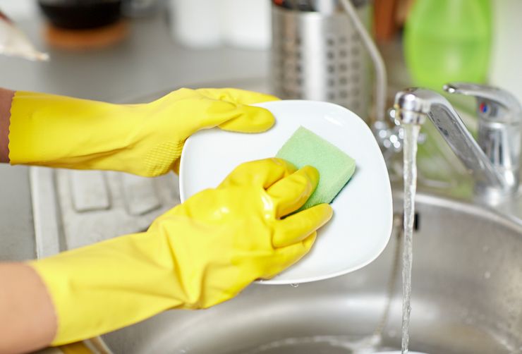 Мытьё посуды вручную