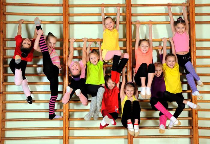Физическая активность необходима детям в любом возрасте, их энергию нужно направлять в занятия спортом