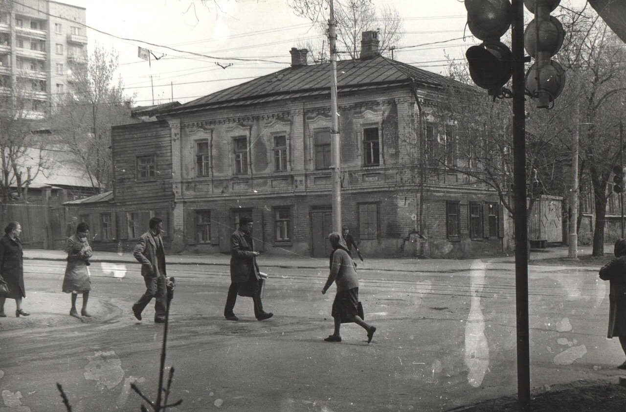 Чапаева, угол Рабочей. 1982