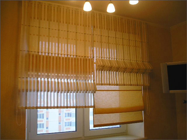 фото двойной римской шторы