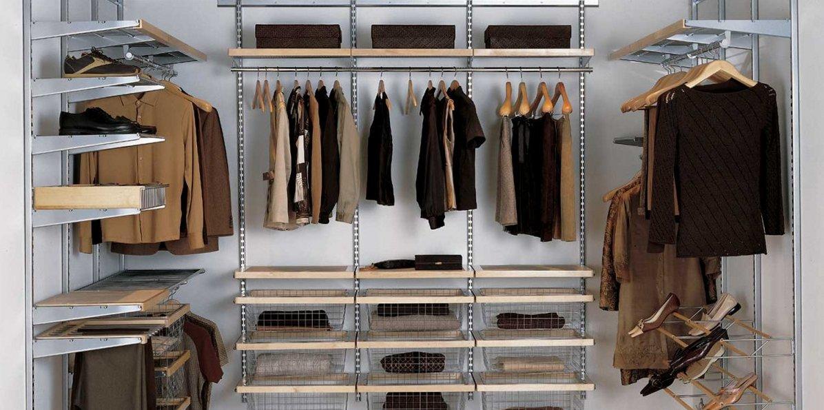 Правильно организованное пространство в гардеробной позволит компактно и удобно хранить одежду, обувь и другие вещи