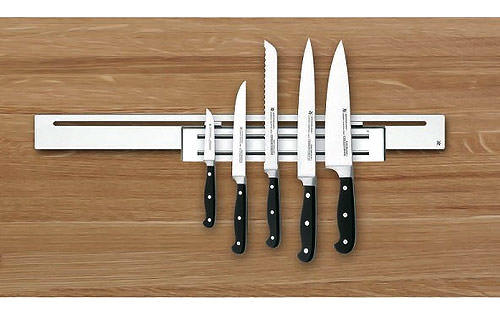 Для магнитного рейлинга рекомендуем приобрести ножи разного размера, но одинаковых по стилю, а лучше - если они будут из одной серии