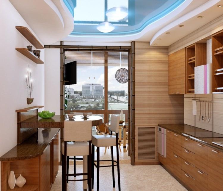 Подобный балкон запросто может заменить обеденную зону кухни