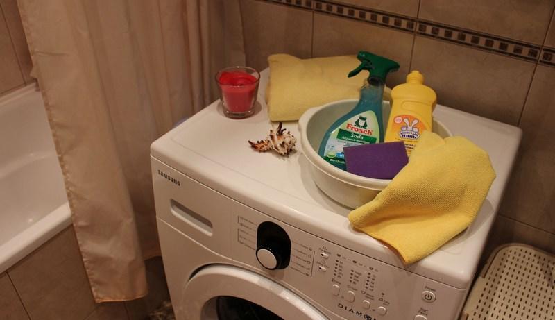 Регулярная чистка стиральной машины помогает не только содержать ее в лучшем виде, но и эффективно работать на ней