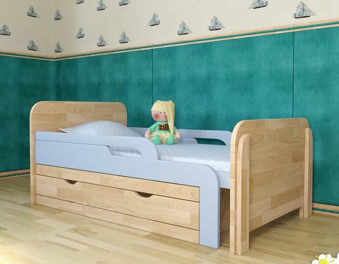 Кукольная кровать с опускающейся или съемной боковой стенкой