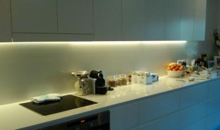 освещение кухни над рабочей поверхностью