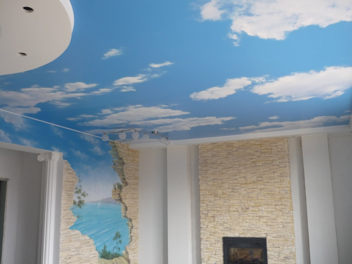 Потолок в виде неба, визуальное увеличение высоты потолка