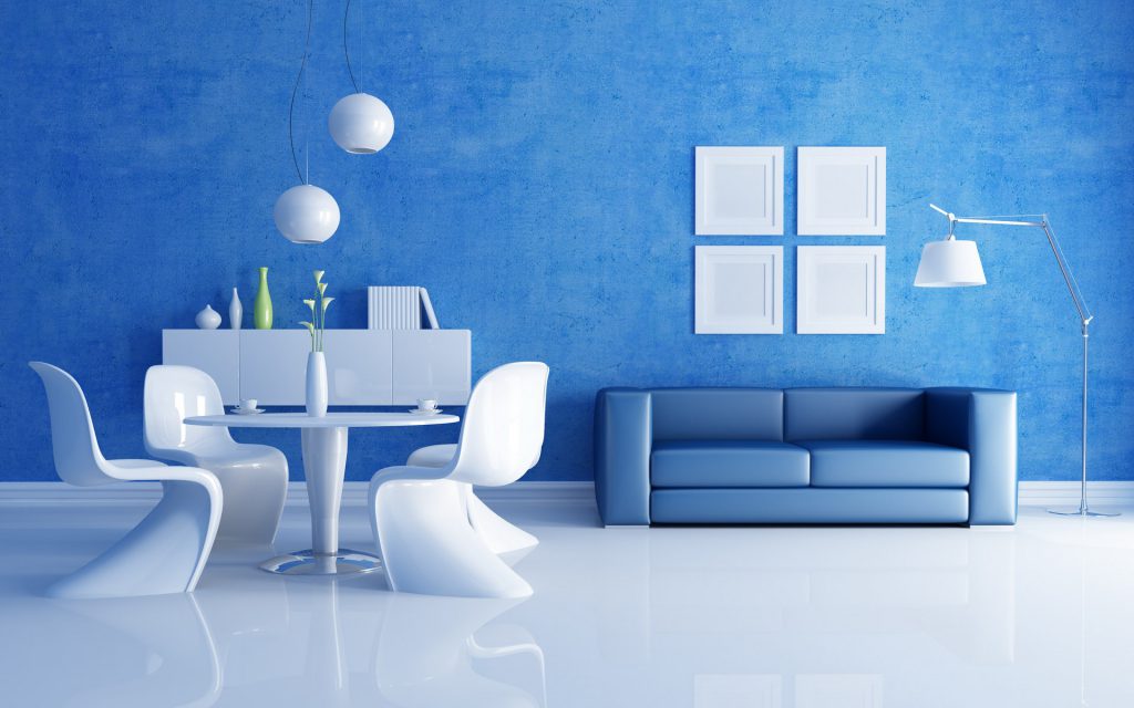 Белый, голубой и синий цвета в интерьере гостиной
