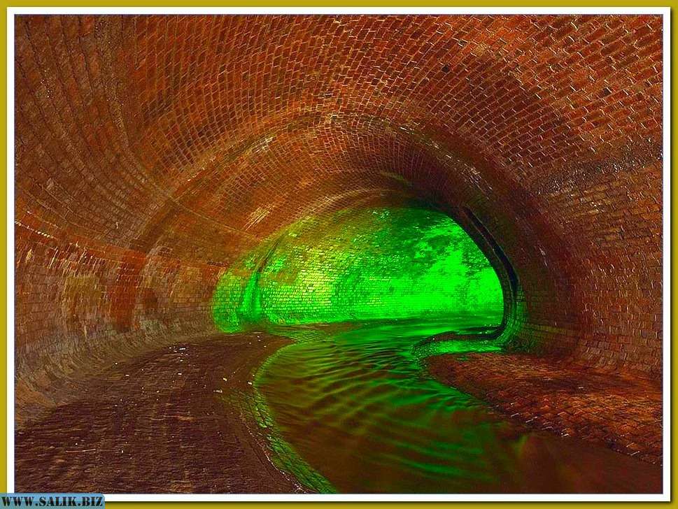 Так выглядит кирпичная кладка устья подземной реки Неглинная, которая протекает под городом Москва.