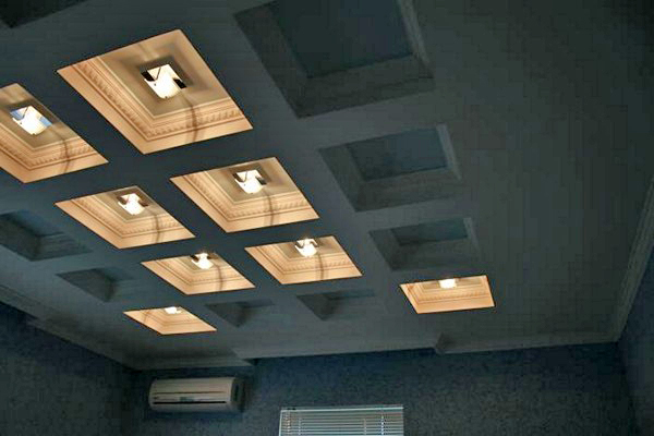 кессонный потолок с подсветкой фото