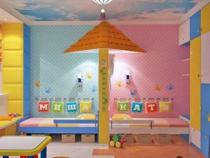 Яркий стиль детской комнаты для маленьких детей 