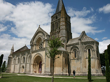 Церковь в Олнэ