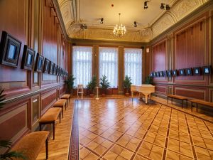 Московский театр “Школа с... Московский театр “Школа с...